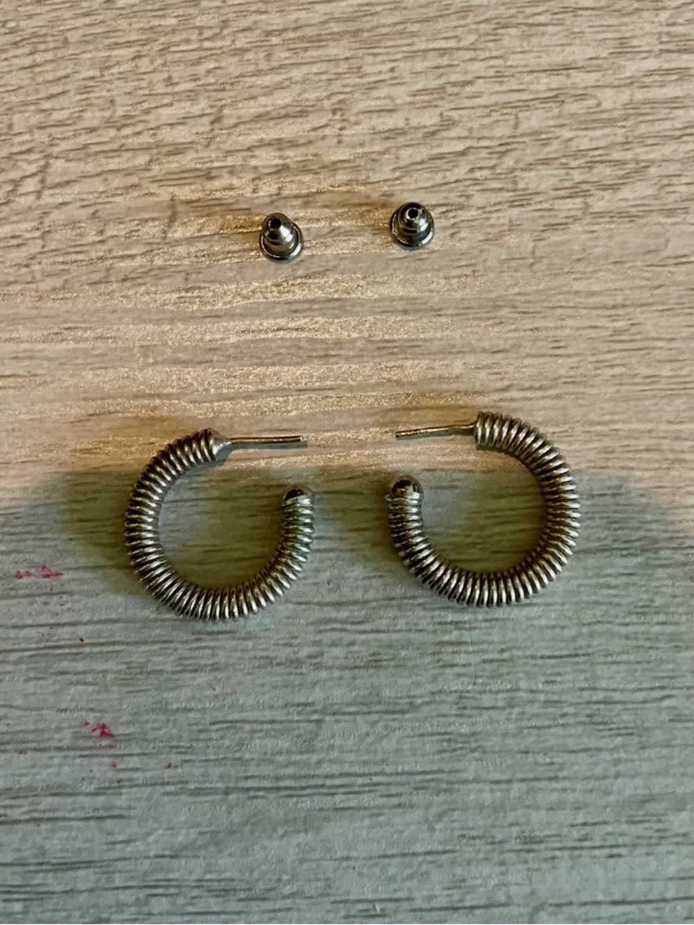 Ribbed Spring Hoop Earrings - Picture 5 of 6